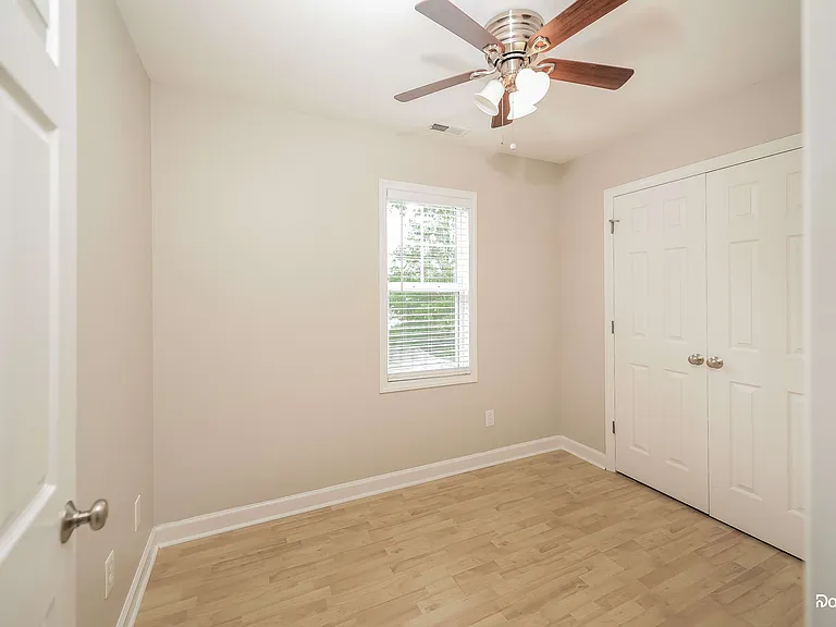 589 Lakeside Valley Dr — Photo 8