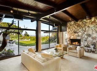 7147 Macapa Dr, Los Angeles, CA 90068