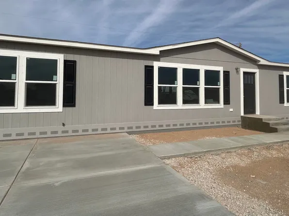 4207 Apple St, Carlsbad, NM 88220