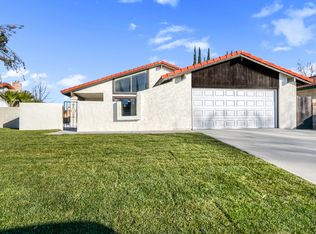 43720 Rembrandt St, Lancaster, CA 93535