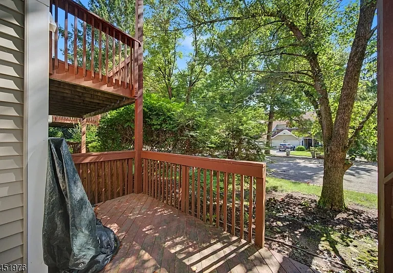 24 Pine Hollow Ct — Photo 29