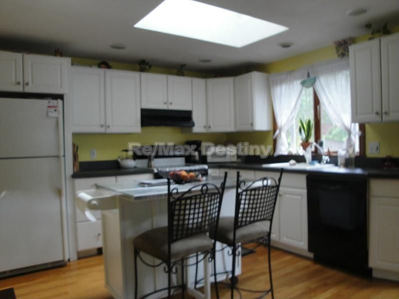 1st image of 14 Auburn St