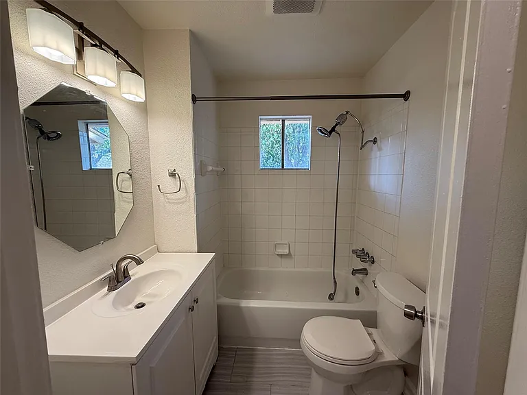 6710 Circle South Rd #B — Photo 7