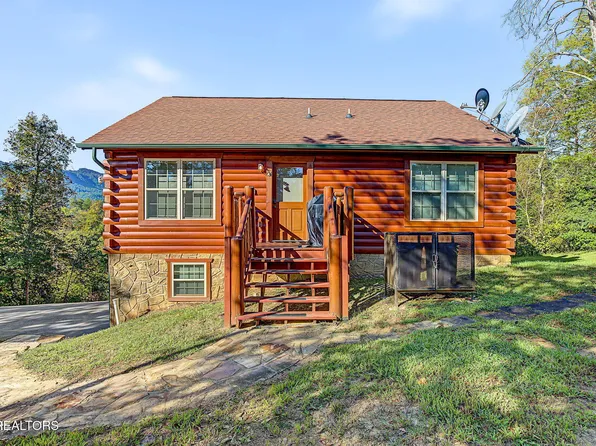 670 Magic Kingdom Ln, Sevierville, TN 37876