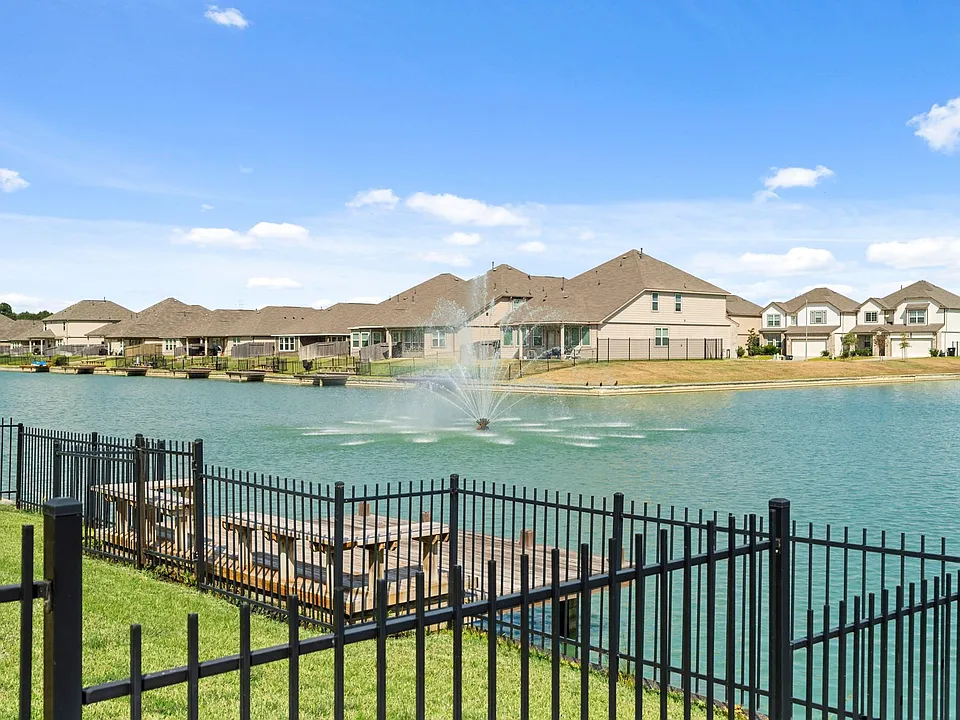 24806 Bastiani Canvas Ln