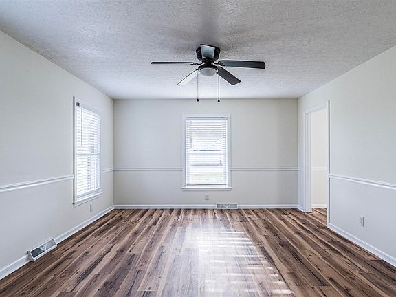3rd image of 2831 Russellville Rd