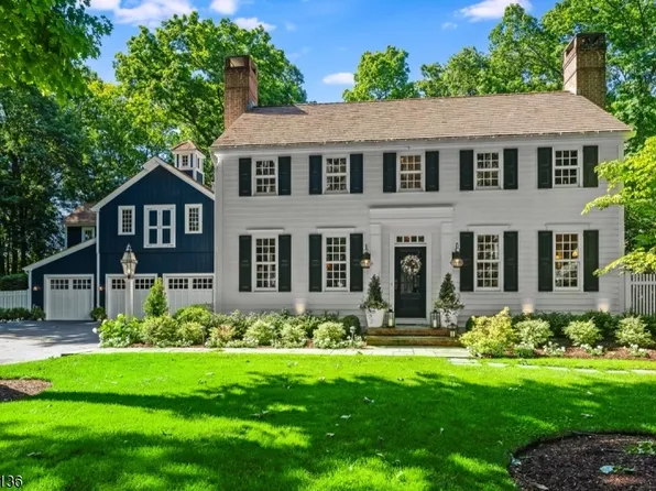 11 Red Oak Row, Chester Twp., NJ 07930