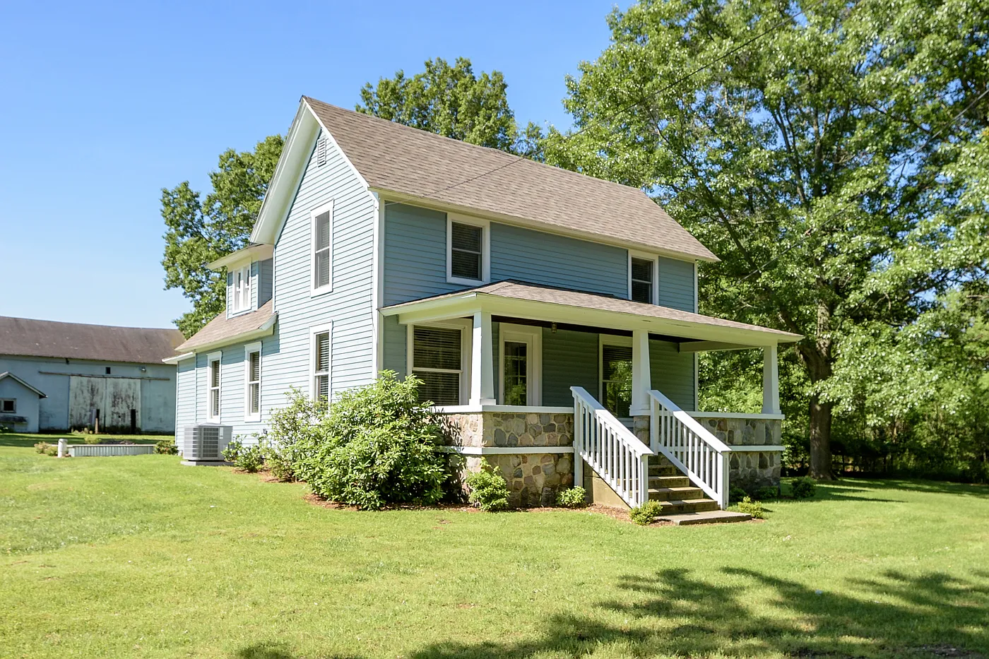 8078 C Dr N photo 1