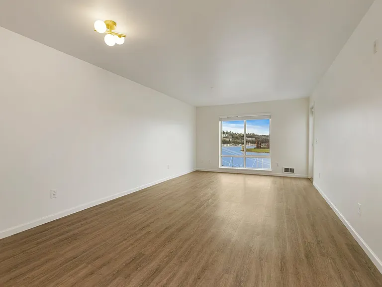 Remi Apartments — Photo 20