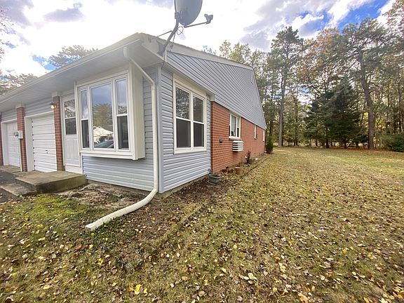 4th image of 154 Constitution Blvd #B