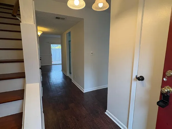 571 Winding Creek Rd APT F, Fayetteville, NC 28305