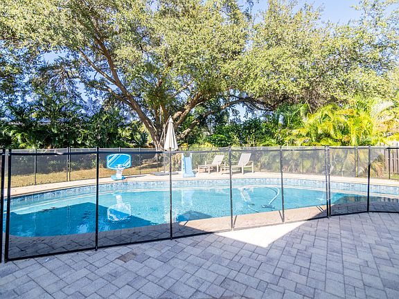 915 Woodleaf Way Tampa-7_11132025