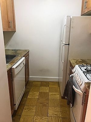 5th image of 204 E 77th St Ste 1D