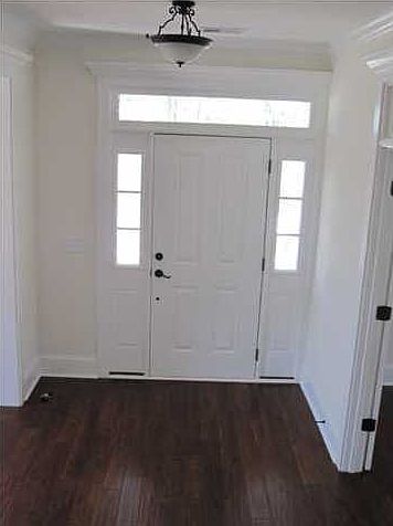 2nd image of 5264 Dolphin St
