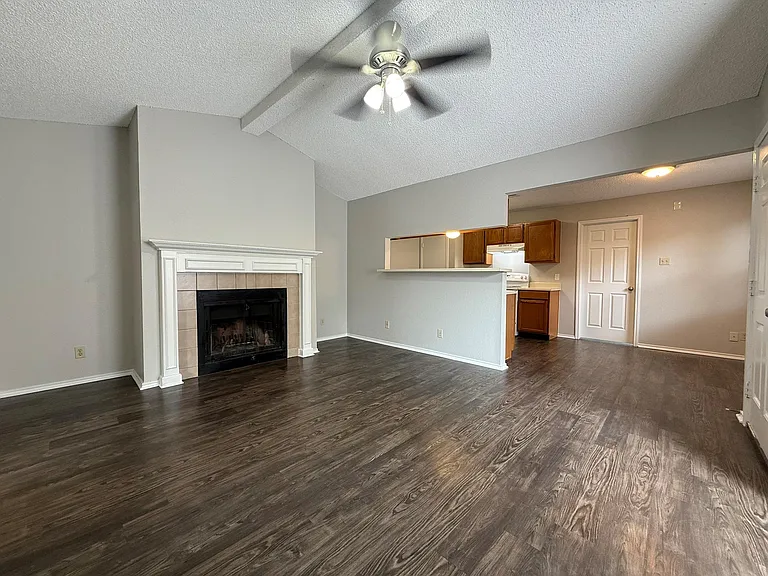 522 Cutty Trl #B — Photo 4
