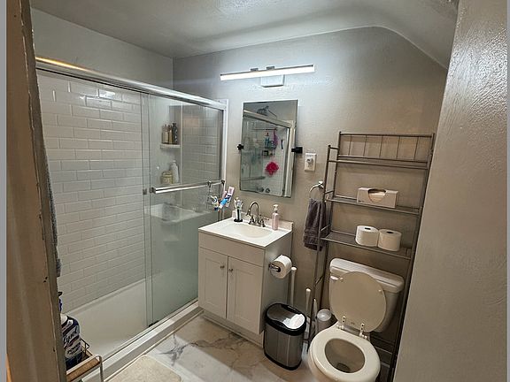 Modern bathroom with Walk in shower