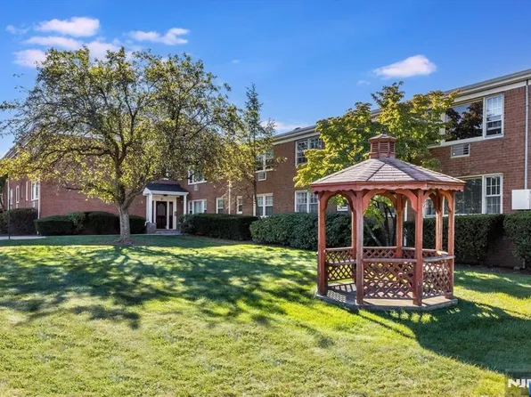 605 Grove St APT E4, Clifton, NJ 07013