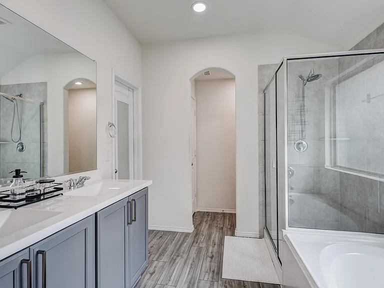 5376 Brahma Trl — Photo 16