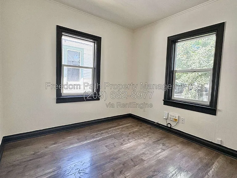 912 N C St — Photo 7