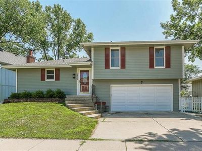 1829 E Pawnee Dr, Olathe, KS, 66062