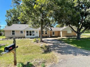 204 Farrer St, Angleton, TX 77515