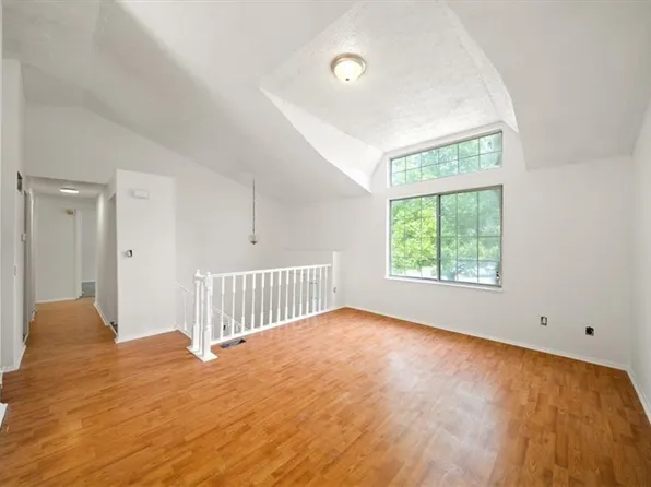 2040 Raintree Pl, Lithonia, GA 30058