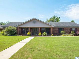 2832 Winthrop Dr SW, Decatur, AL 35603