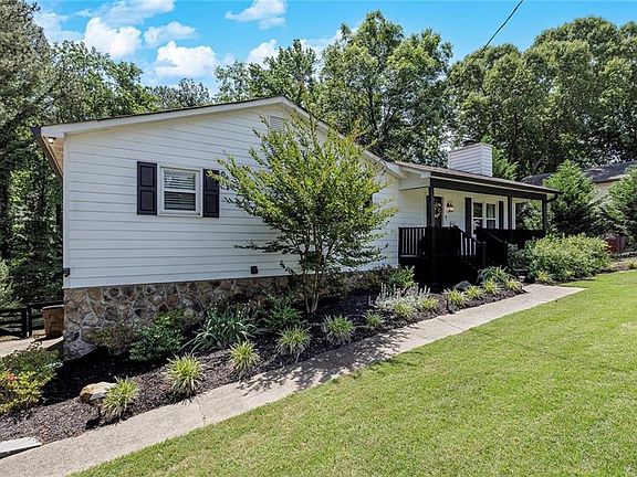 4th image of 1748 Toonigh Rd