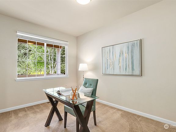 5th image of 7521 Columbia Way NE