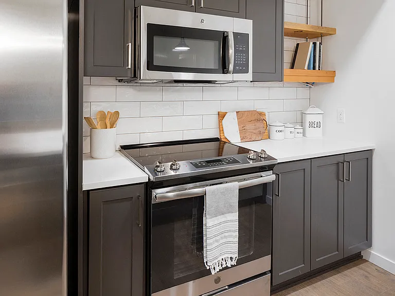 Multnomah Village Apartments — Photo 11