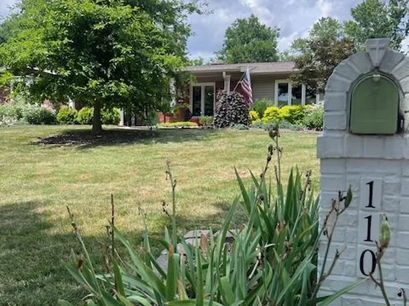 110 Old Oaks Dr, Ballwin, MO 63011