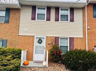 375 New Kent Rd, Blacksburg, VA 24060