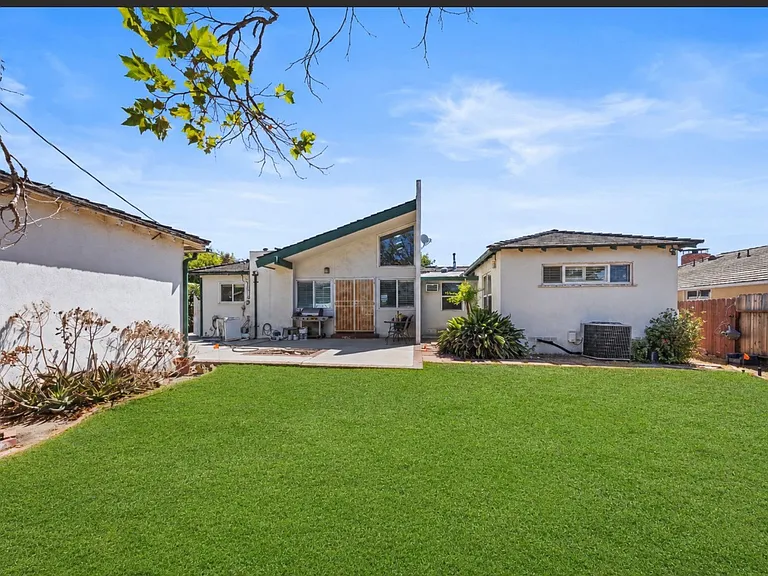 223 S Altura Rd — Photo 3