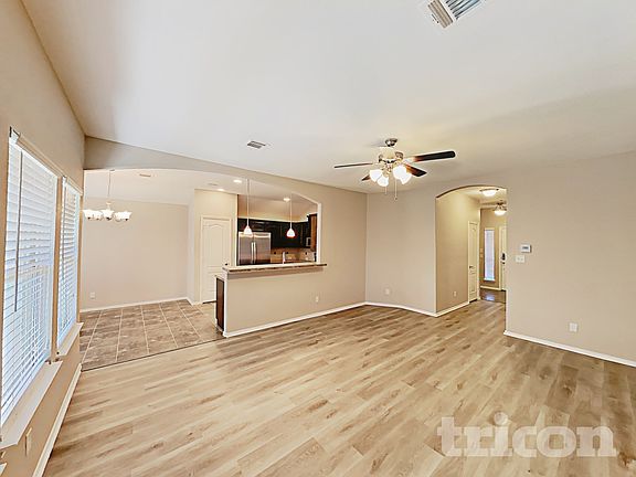 4th image of 525 Beechgrove Ter