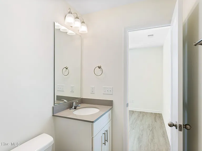 710 Taylor St #B — Photo 17