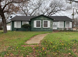 705 N Washington St, Kaufman, TX 75142
