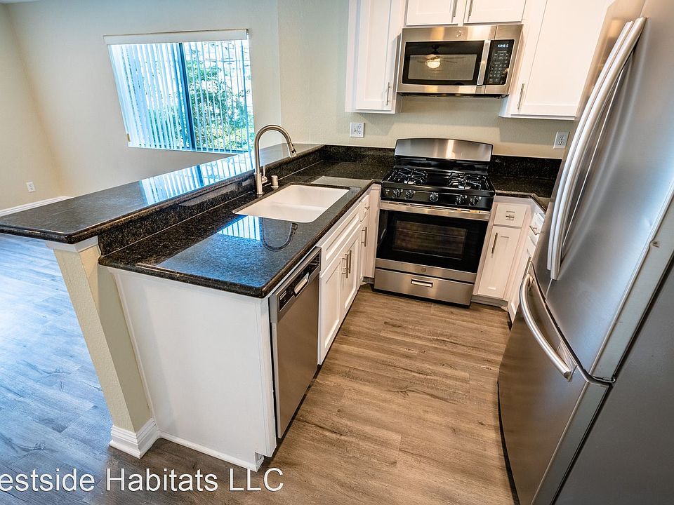 1st image of 1031 N Orange Grove Ave #101