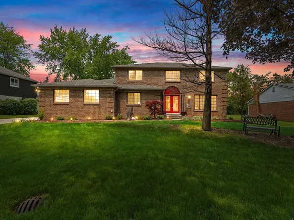 1712 Caliper Dr, Troy, MI 48084