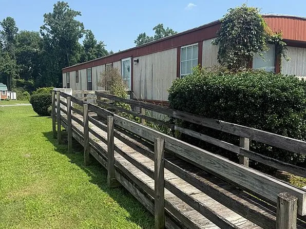 365 Huffmantown Rd #17, Richlands, NC 28574