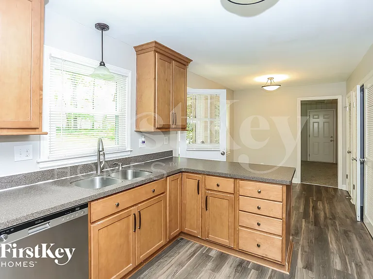6404 Pencade Ln — Photo 7