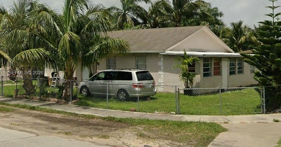 1st image of 24 SW 17th Ave