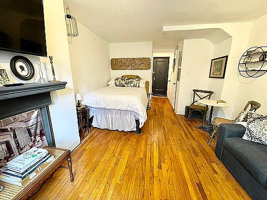 1st image of 61 Horatio St APT 1G