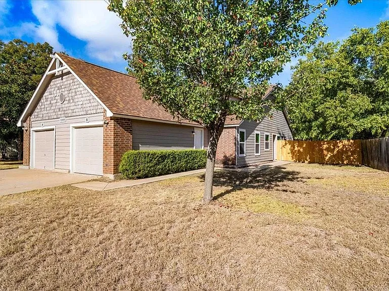13300 Cowdray Park #B — Photo 2