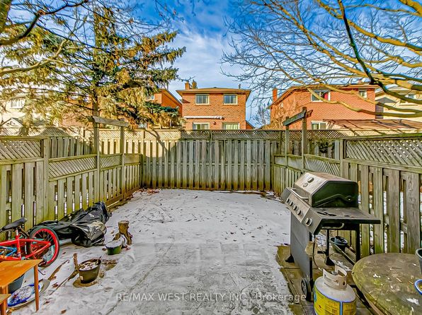 6400 Lawrence Ave E #12-10, Toronto, ON M1C 5C7