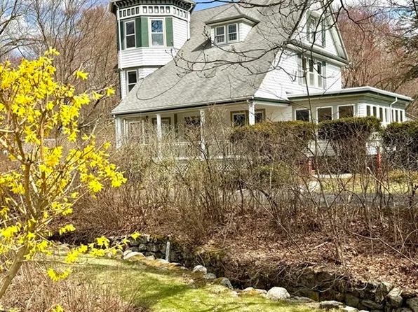 2 East St, Sharon, MA 02067