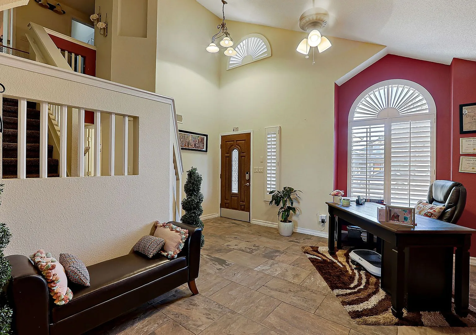 East El Paso 4bed/4bath Refrig A/C! — Photo 4