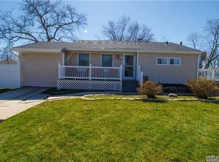 414 Madison Ave, Brentwood, NY 11717