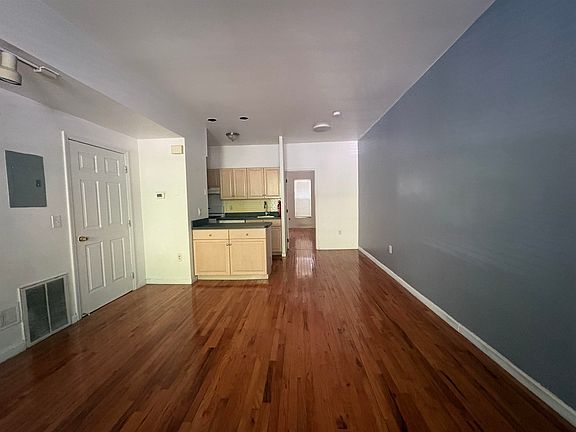 5th image of 159 Sussex St #1