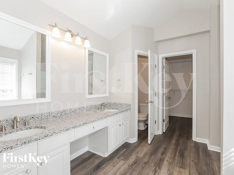 2127 Mitford Ct — Photo 9