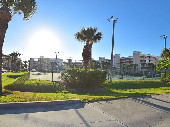 Double tennis court